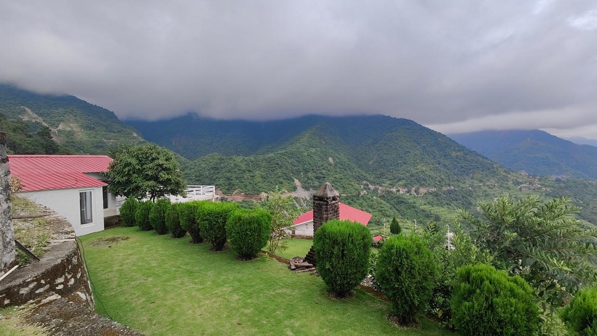 The Bohemian Casa Dehradun Hotel Bagian luar foto